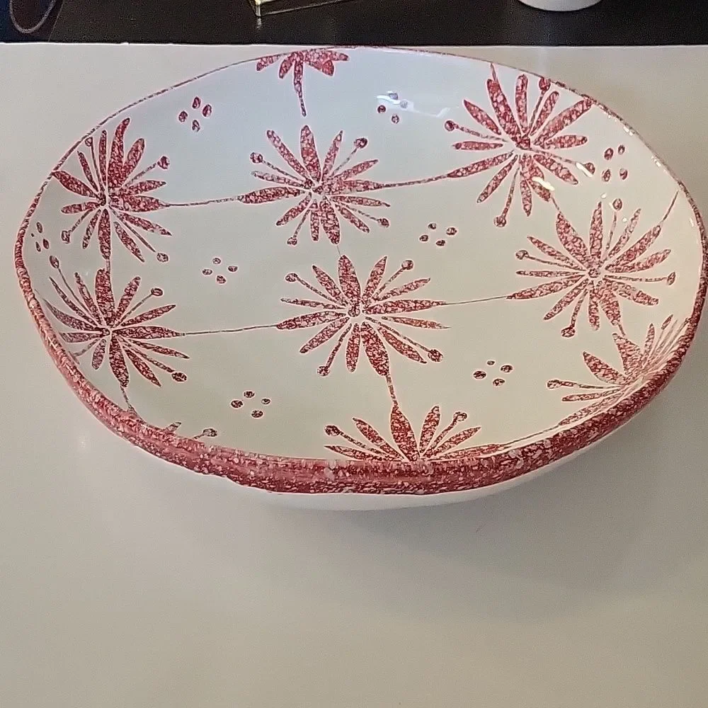 Vietri Large Shallow serving Bowl Red White Great for Christmas EUC Italian Made
